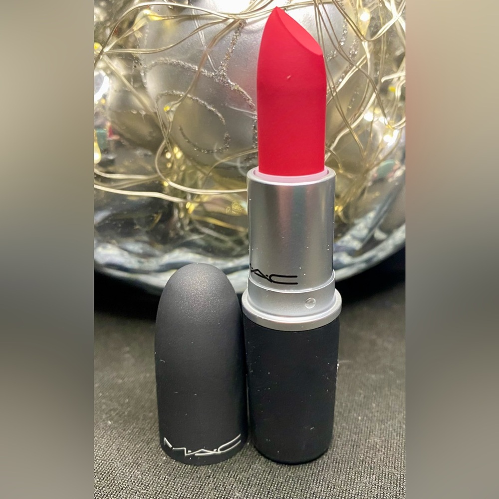 MAC POWDER KISS LIPSTICK shade SHOCKING REVELATION